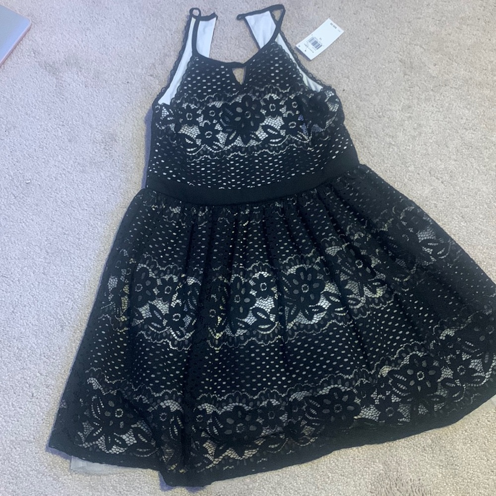 Girls size 14 formal dress! Never have been worn!